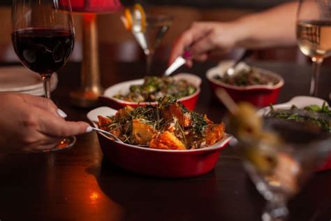 chicago tribune restaurant reviews|most fun restaurants in chicago.